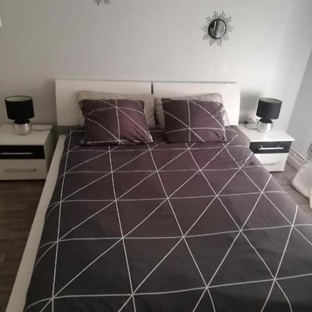 T1 Bis Calme Proche Centre Ville Apartment Saint-Etienne  Bagian luar foto